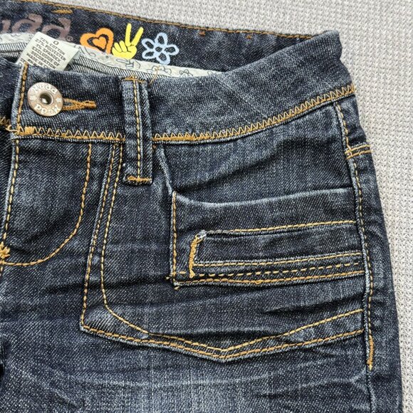 Mudd Womens Denim Capri Jeans Size 0 Embroidered Pockets Cuffed Hem Pockets Y2K - Picture 5 of 15
